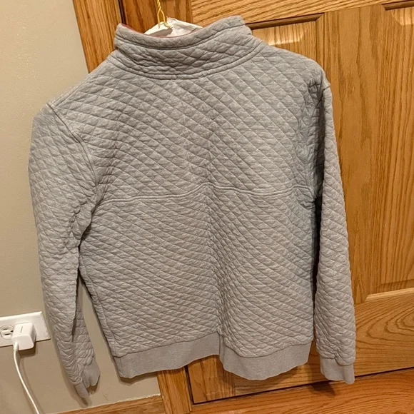 Patagonia Quilted Pullover in Gray with Coral Details - Picture 2 of 3